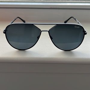 QUAY X LIZZO POLARIZED HOLD PLEASE SUNGLASSES
